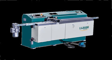 La máquina butílica del extrusor LJTB01 se utiliza para separar los marcos de aluminio del espaciador uniformemente con butilo caliente del derretimiento,