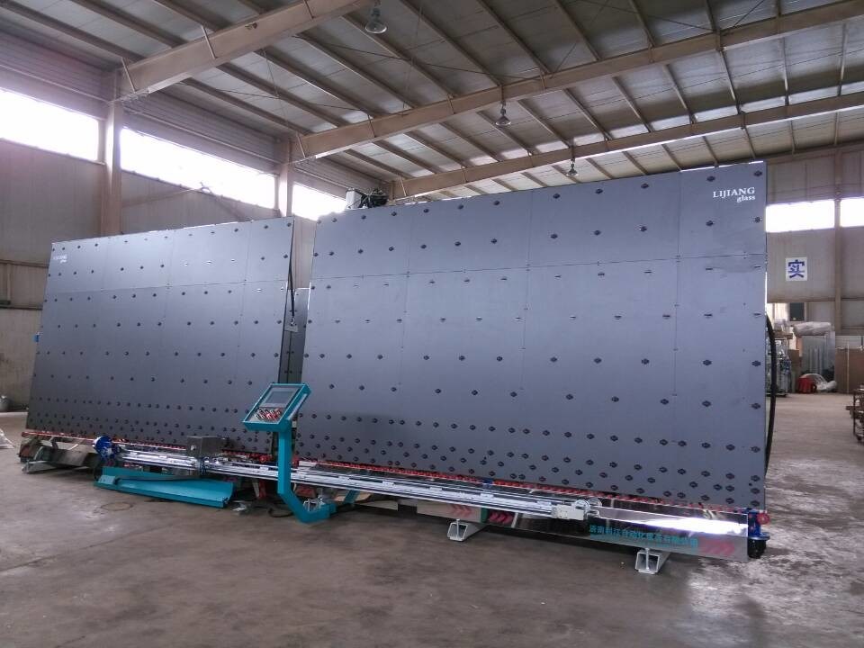 Cadena de producción de cristal aislador vertical/motores servos aisladores del robot 8 de cristal del lacre