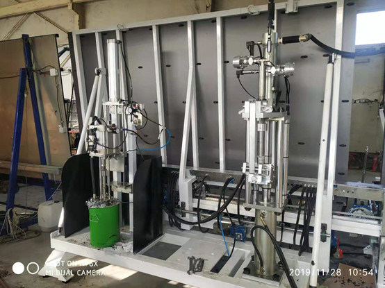 Máquina de cristal aislador vertical de cristal máxima de Szie 2500*4500m m/robot de cristal del lacre de la máquina del doble