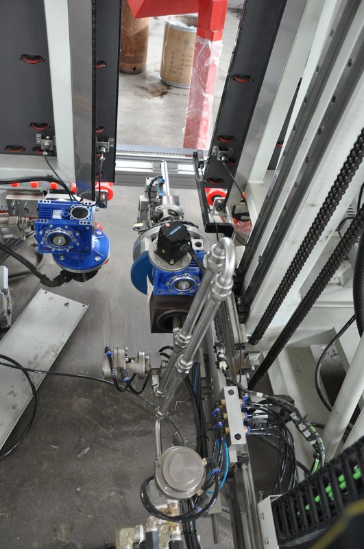 Máquina de cristal aislador vertical de cristal máxima de Szie 2500*4500m m/robot de cristal del lacre de la máquina del doble