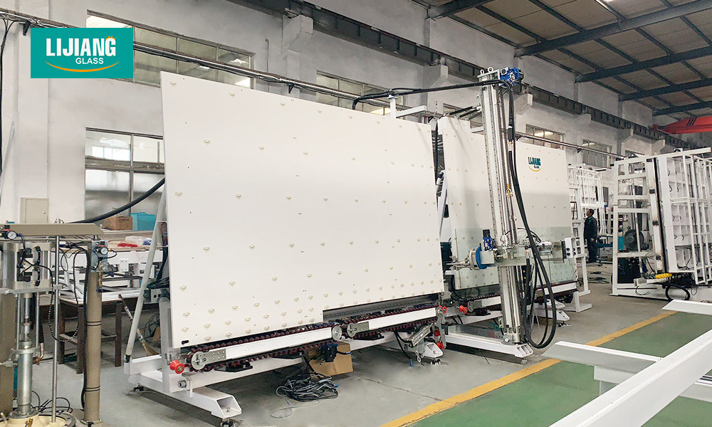 Máquina de supresión de cristal baja automática vertical de E para la cadena de producción de cristal aislador