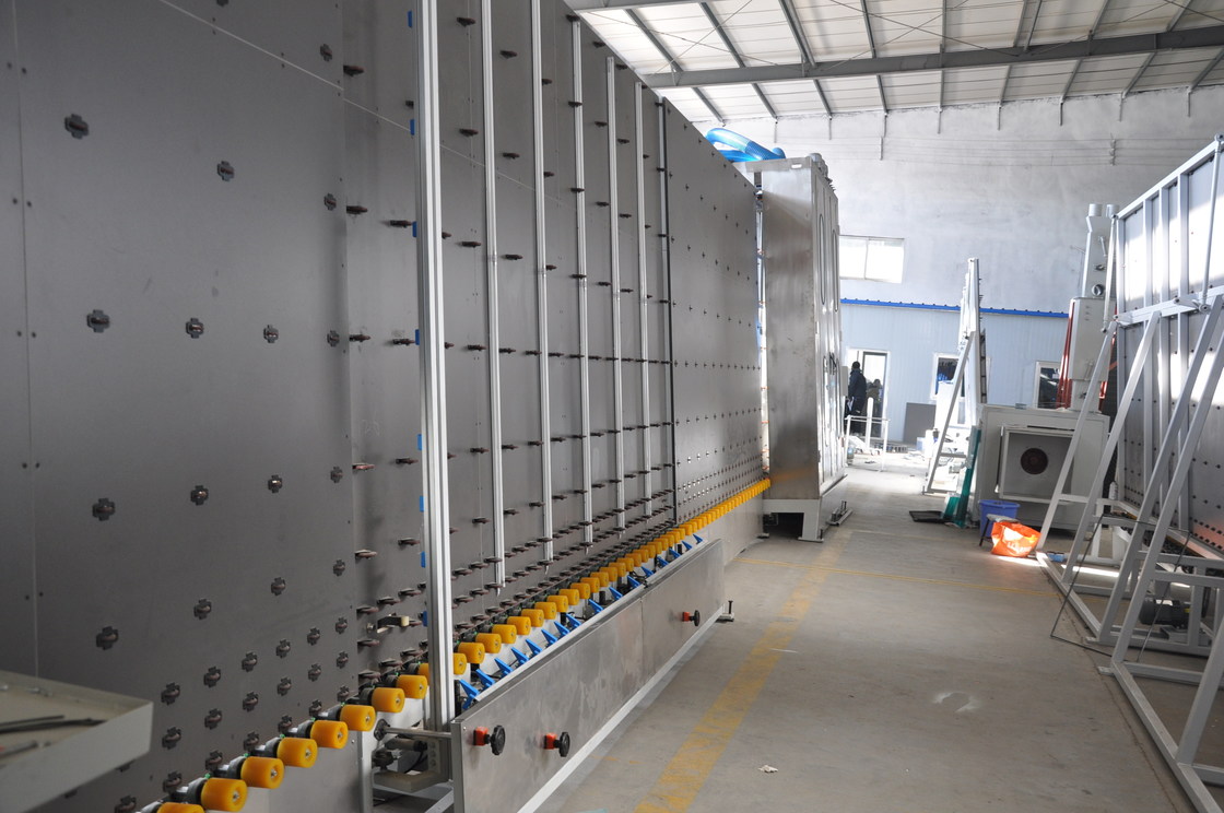 la cadena de producción de cristal aislador 1.Vertical LJBZ2535G adopta el sistema de control de SIEMENS, guarda funcionamiento estable