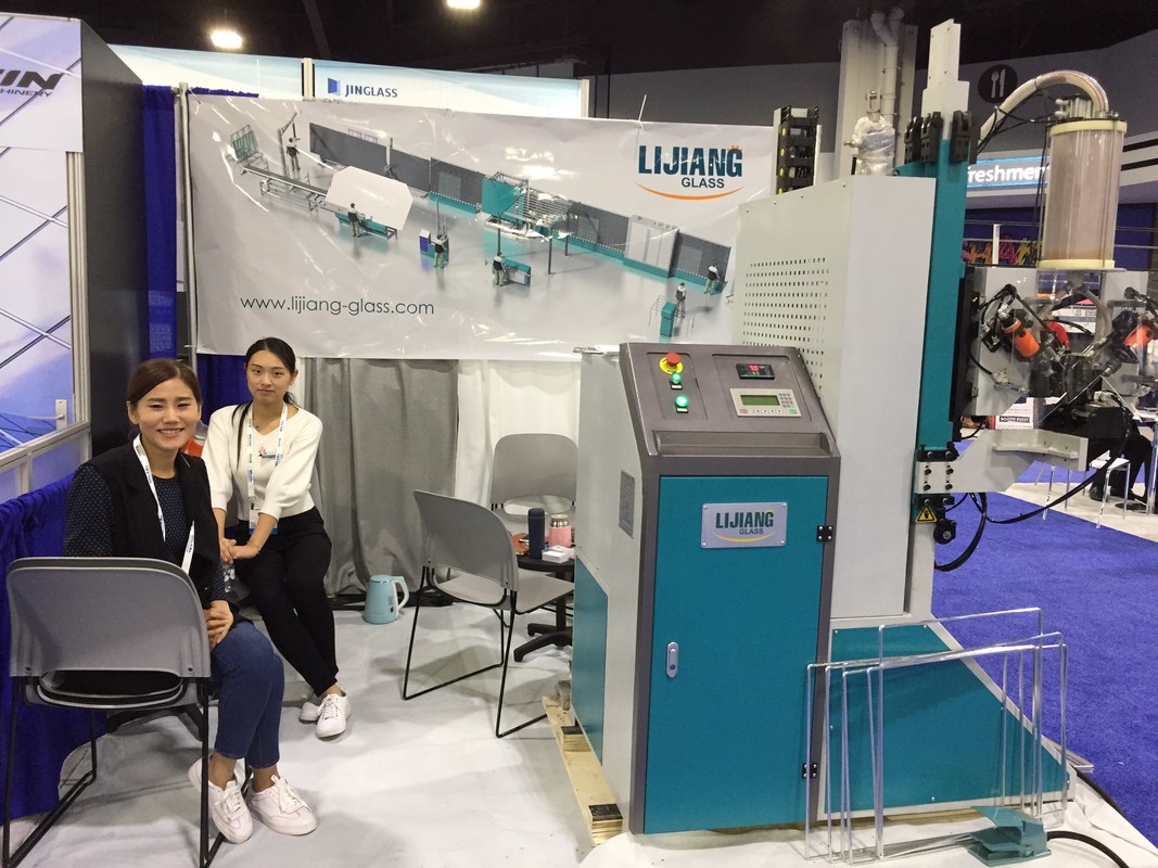 La máquina de rellenar de LJGZ2020Desiccant puede alcanzar automáticamente acciones de los agujeros de perforación automáticamente en los marcos del espaciador