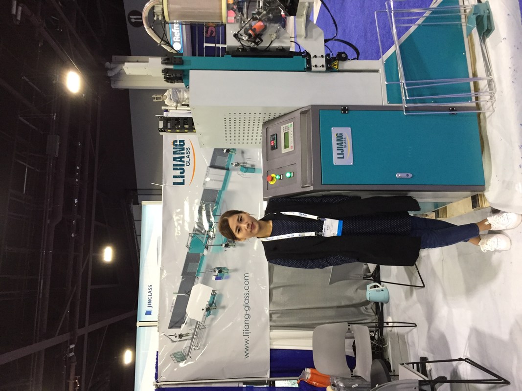 La máquina de rellenar desecante puede alcanzar automáticamente acciones de los agujeros de perforación automáticamente en los marcos del espaciador