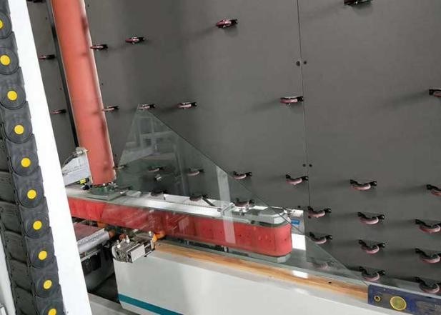 bomba de cristal aislador baja del sellante de la doble vidriera de la máquina de 50m/min E con el robot de aislamiento