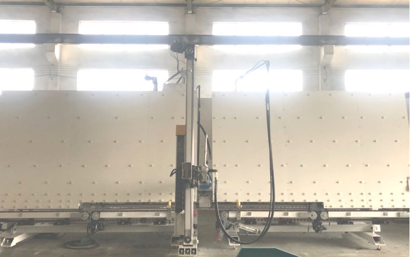 Máquina de cristal aislador automática del robot del lacre para 3 o 4 - vidrio del paso echado a un lado