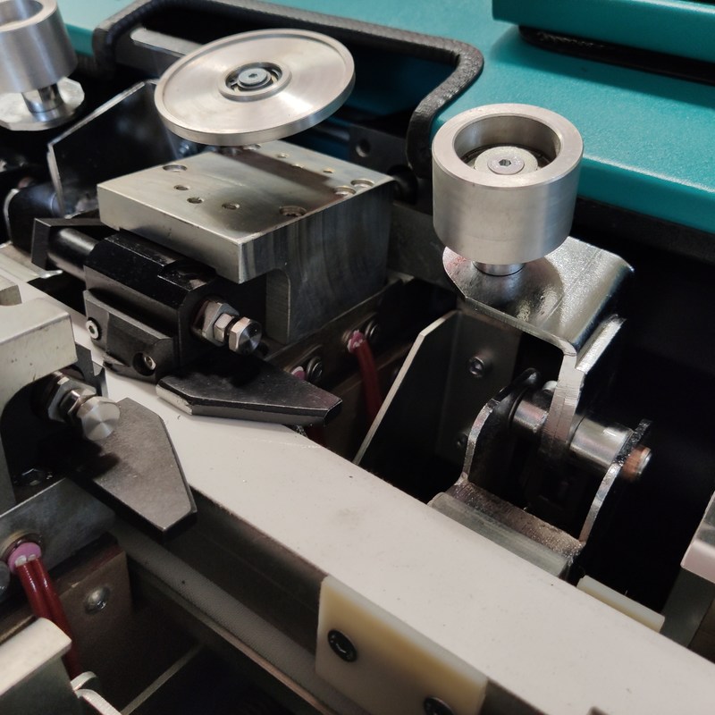 Máquina de rellenar molecular de Seive del desecante automático para la barra del espaciador y laminar de aluminio de cristal aislador de la tira