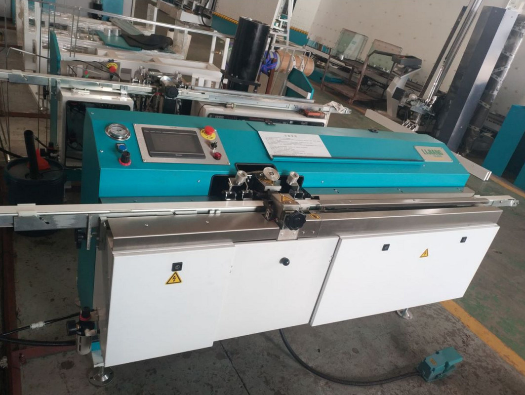 Máquina butílica del derretimiento caliente automático con el barril butílico grande para la máquina de cristal doble