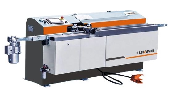 Máquina de extrusión automática de butilo LJTB01